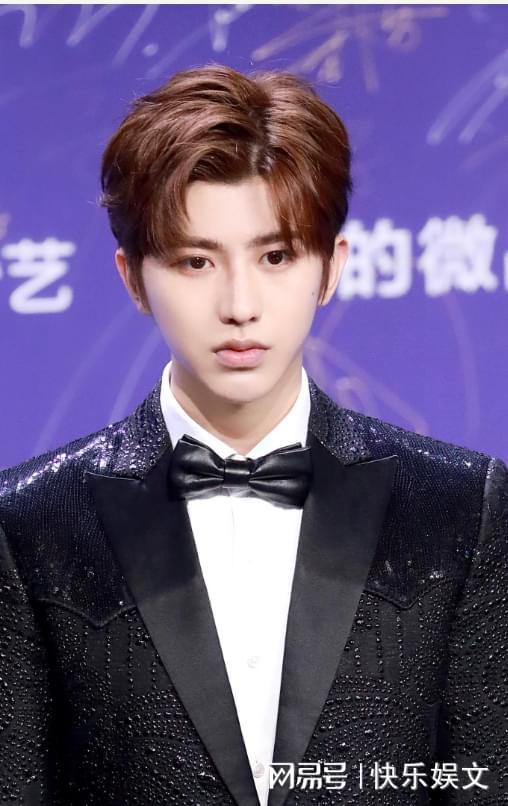 吃瓜直播间爆料娱乐圈蔡徐坤,娱乐圈吃瓜直播间的焦点人物揭秘